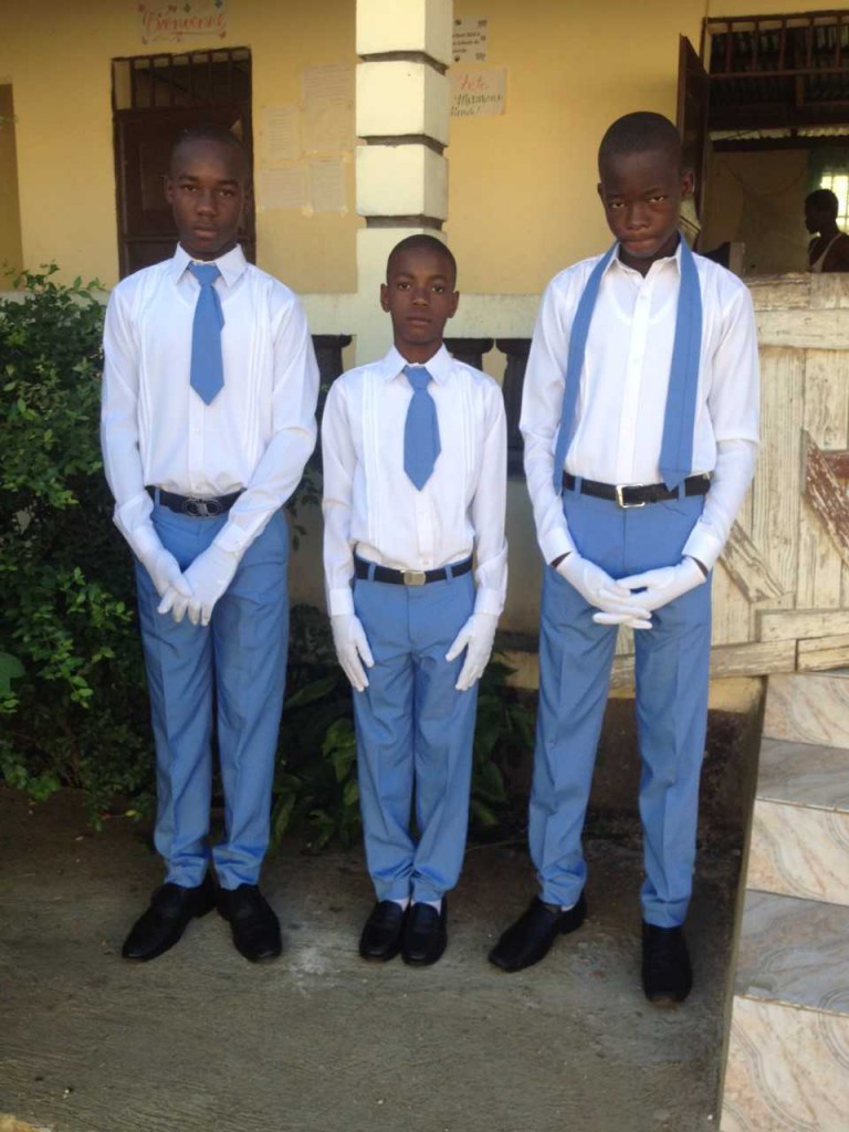 fin juin, trois jeunes ont célébré leur 1 ère communion